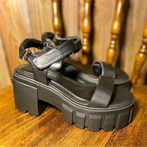 NWOT Madden Girl Grandy Platform Sandals